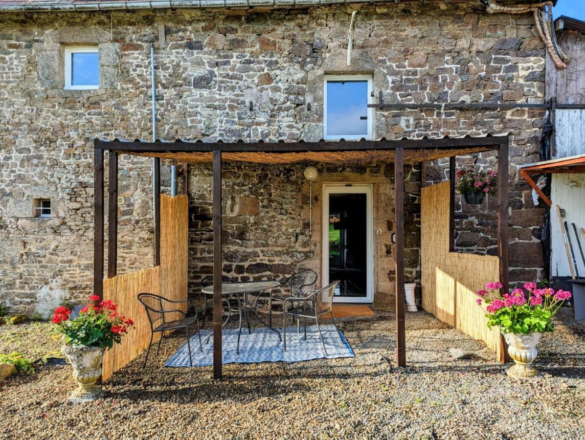 Les Gites De La Cabache Montaigu-les-Bois Экстерьер фото
