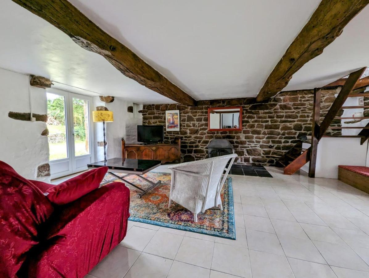 Les Gites De La Cabache Montaigu-les-Bois Экстерьер фото